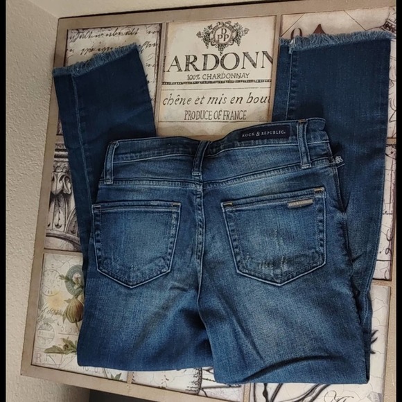 Rock & Republic High Waisted Dark Wash Jeans - Picture 6 of 8